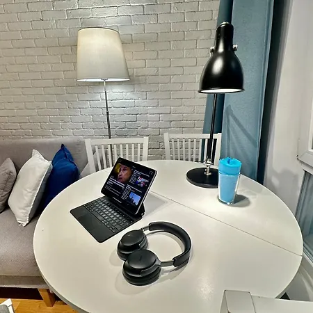 Smyk Wifi 1gbs 70tv Max Appletv Netflix Apartment