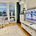 Smyk Wifi 1gbs 70tv Max Appletv Netflix דירה ורשה