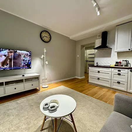 Apartment Smyk Wifi 1gbs 70tv Max Appletv Netflix *
