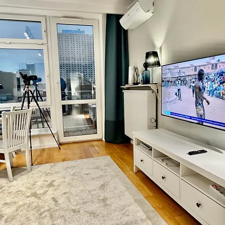 Smyk Wifi 1gbs 70tv Max Appletv Netflix Apartment Warschau