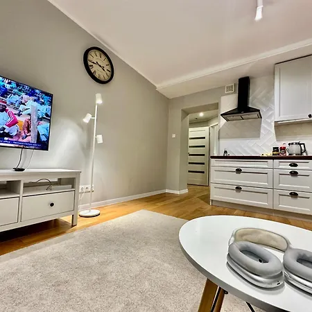 Apartment Smyk Wifi 1gbs 70tv Max Appletv Netflix *