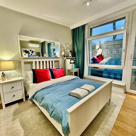 Apartment Smyk Wifi 1gbs 70tv Max Appletv Netflix *